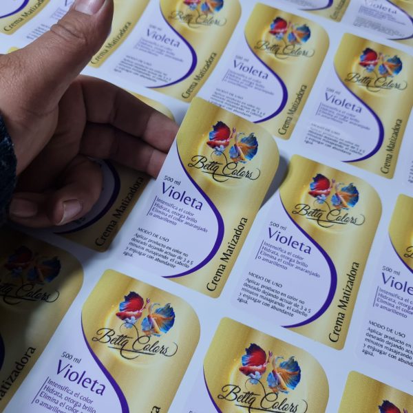 ETIQUETAS ADHESIVAS, ETIQUETAS TROQUEDAS, ETIQUETAS CON FORMA, ADHESIVO CON FORMA, ESTICKER, STICKER