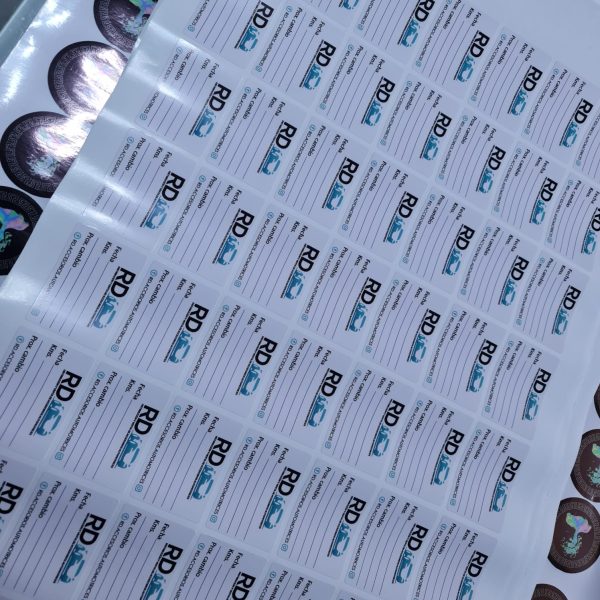 ETIQUETAS ADHESIVAS, ETIQUETAS TROQUEDAS, ETIQUETAS CON FORMA, ADHESIVO CON FORMA, ESTICKER, STICKER